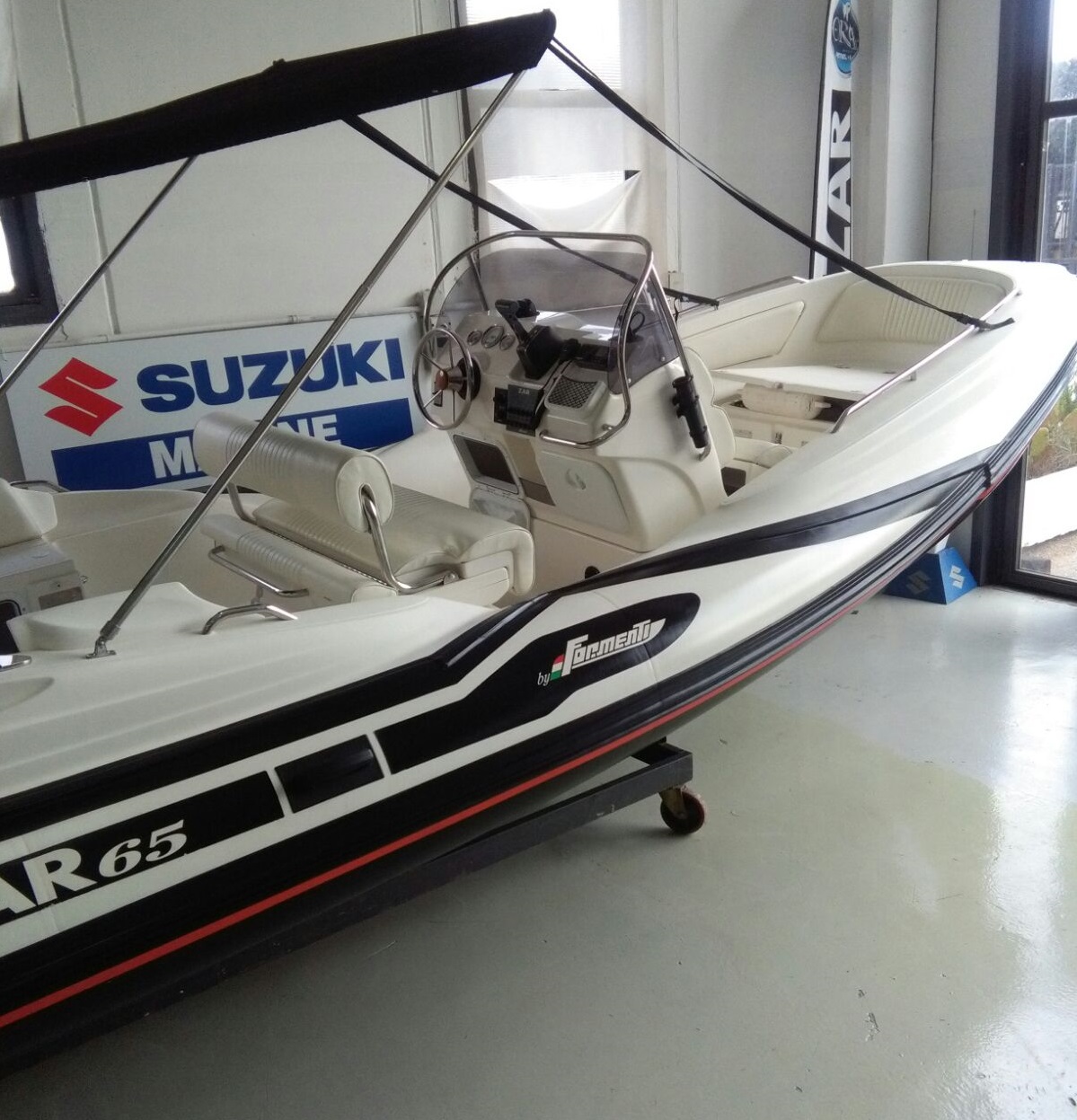 <<< VENDUTO >>> Zar 65 Suite + 175Hp SUZUKI - Tutto 2011<br><a href=dettaglio.aspx?Id=204 >VAI ALLA SCHEDA</a>